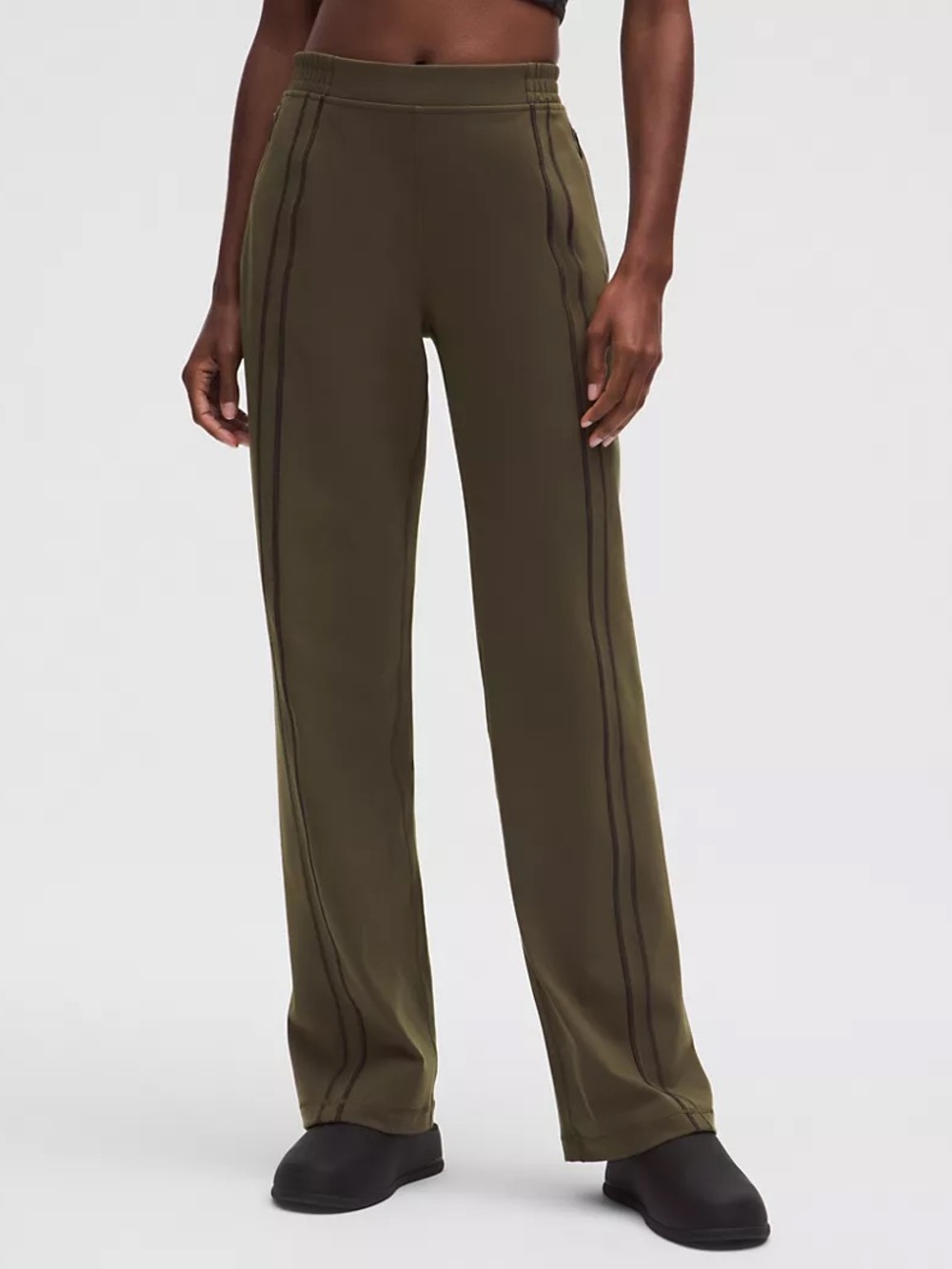 **LOOKING FOR** Define Mid-Rise Track Pant Luon